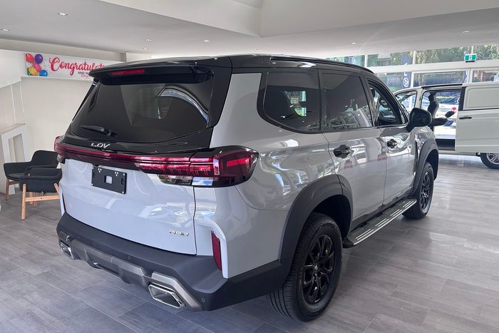 2026 LDV D90 Executive SV9A MY25 Concrete Grey /Black roof (2C)