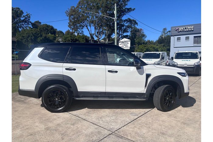 2026 LDV D90 Executive SV9A MY25 4X4 Dual Range Natural White/Black roof (24)