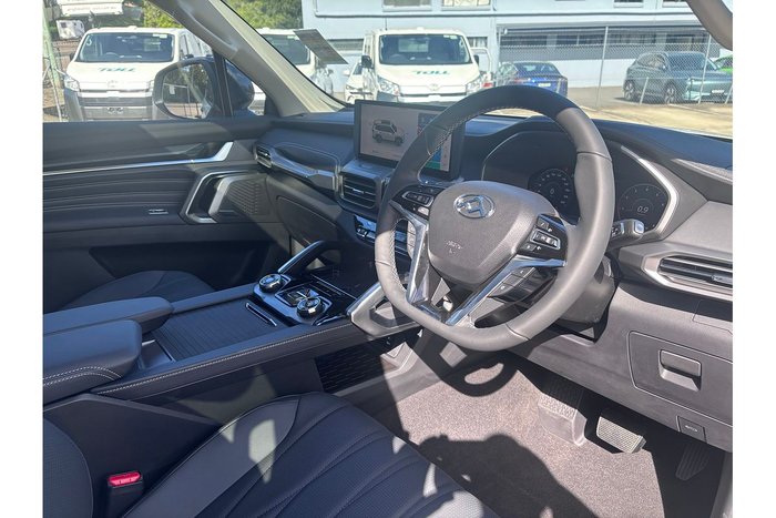 2026 LDV D90 Executive SV9A MY25 4X4 Dual Range Natural White/Black roof (24)