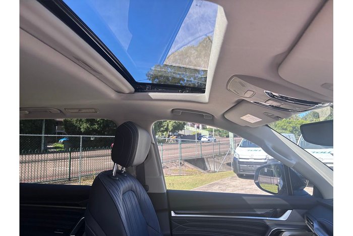 2026 LDV D90 Executive SV9A MY25 4X4 Dual Range Natural White/Black roof (24)