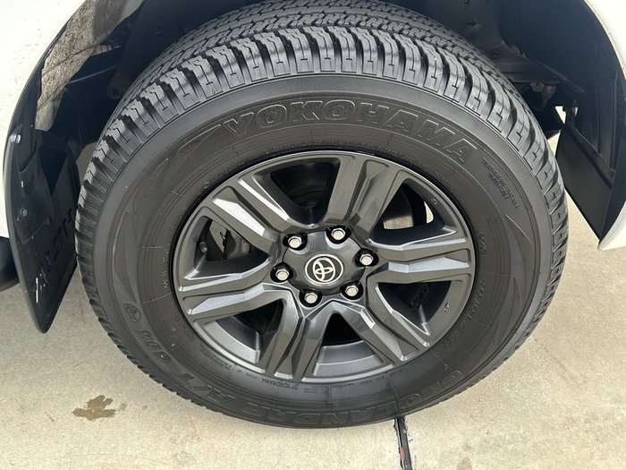 2023 Toyota Hilux SR