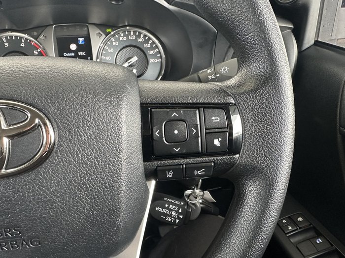 2023 Toyota Hilux SR