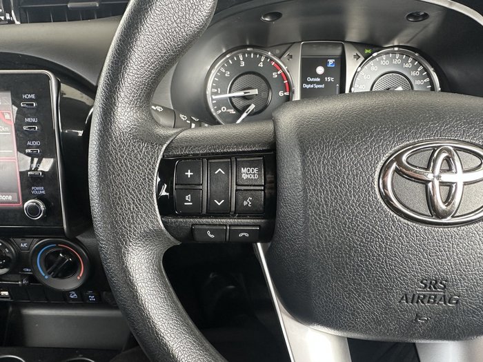 2023 Toyota Hilux SR