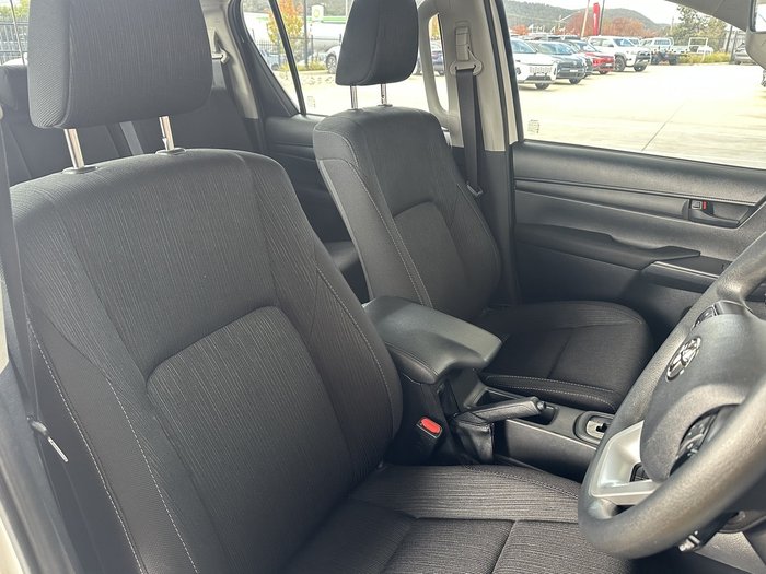 2023 Toyota Hilux SR