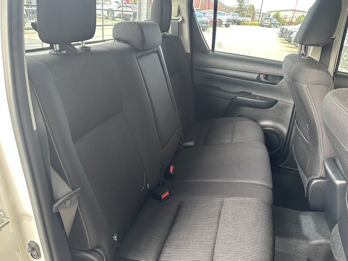 2023 Toyota Hilux SR