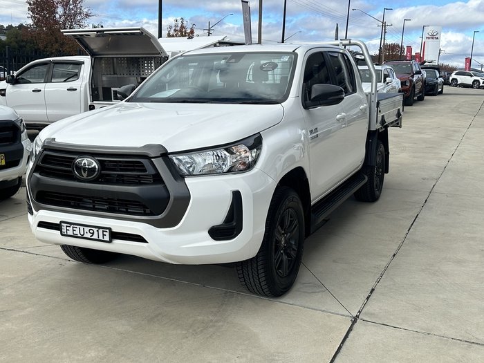 2023 Toyota Hilux SR