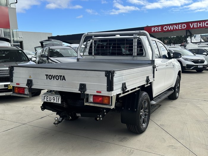 2023 Toyota Hilux SR