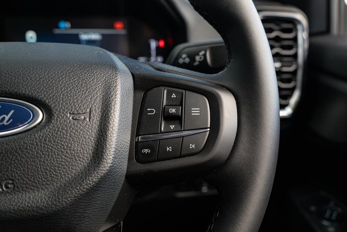 2025 Ford Everest Black Edition