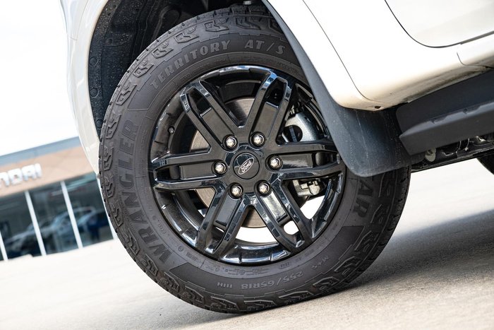 2025 Ford Everest Black Edition