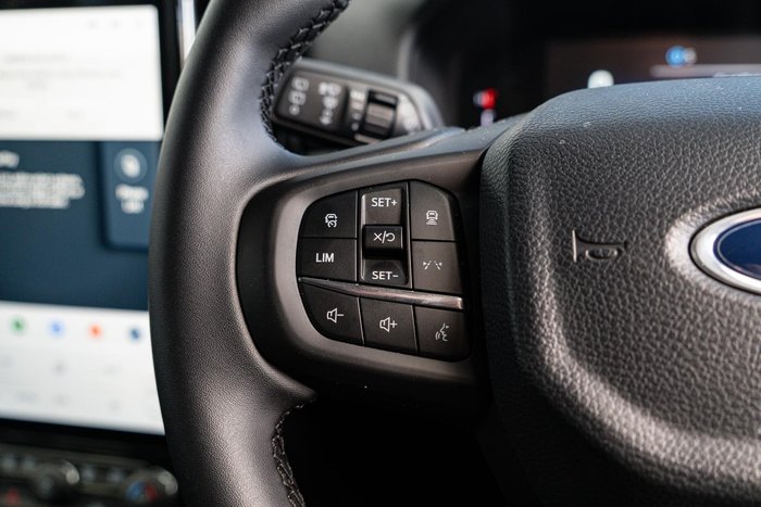 2025 Ford Everest Black Edition