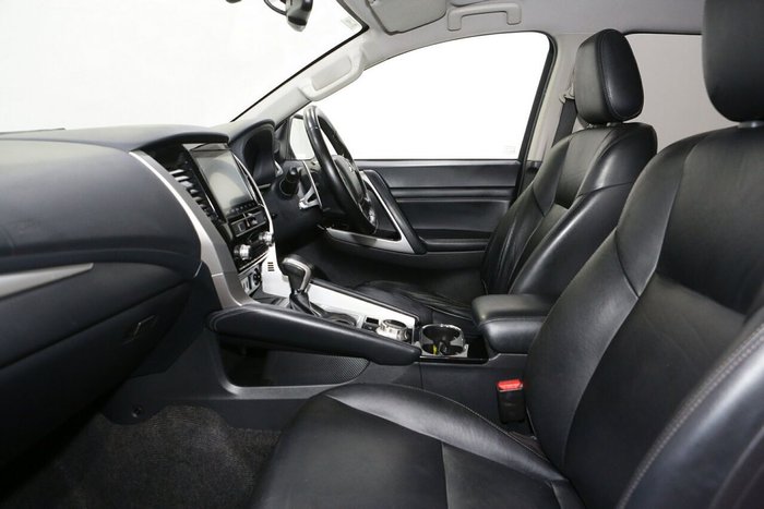 2020 Mitsubishi Pajero Sport GLS