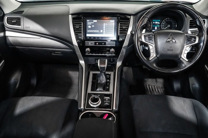 2023 Mitsubishi Pajero Sport GLS