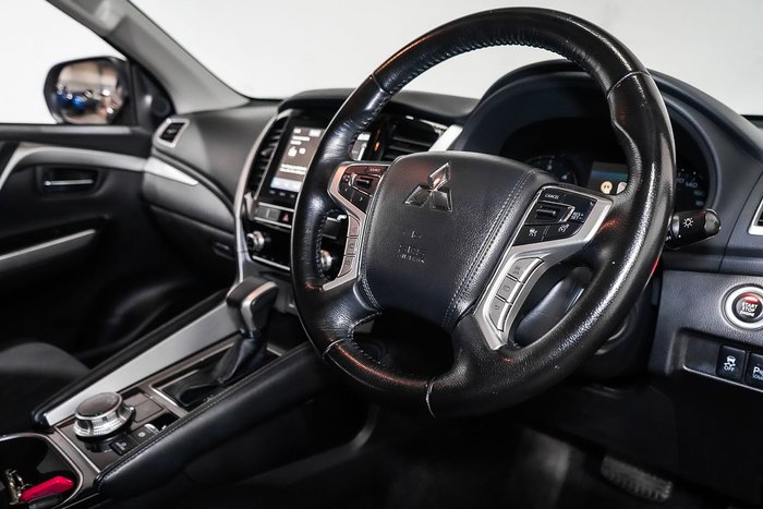 2023 Mitsubishi Pajero Sport GLS