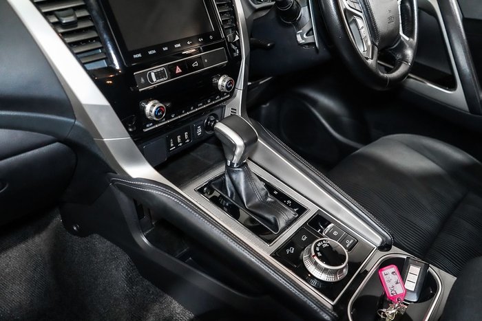 2023 Mitsubishi Pajero Sport GLS