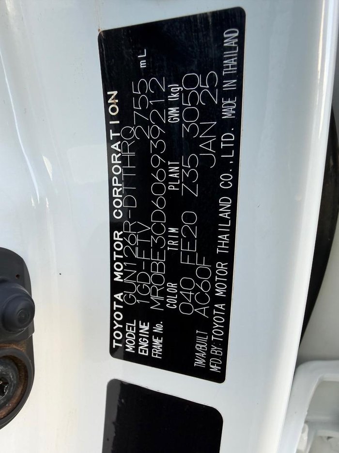 2025 Toyota Hilux SR5 48V