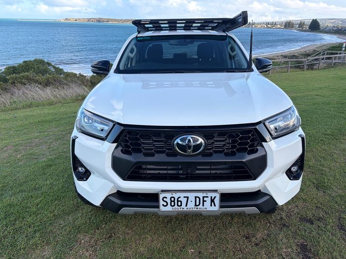 2025 Toyota Hilux SR5 48V