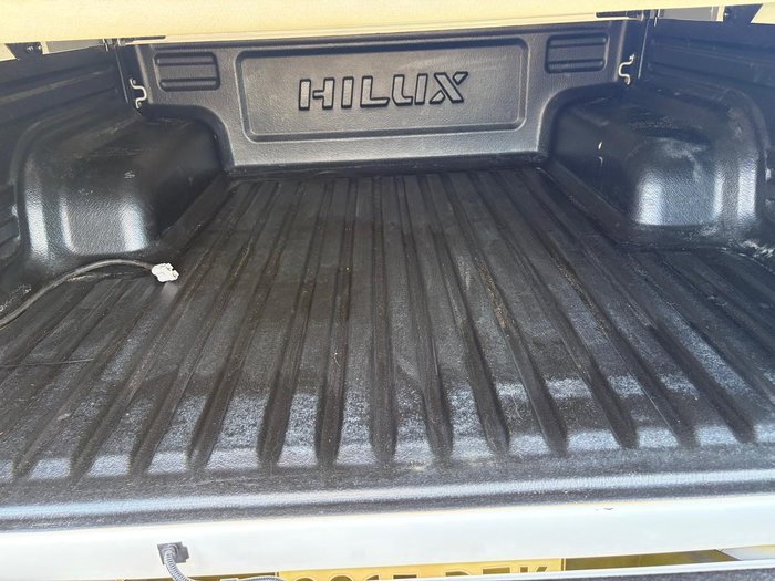 2025 Toyota Hilux SR5 48V