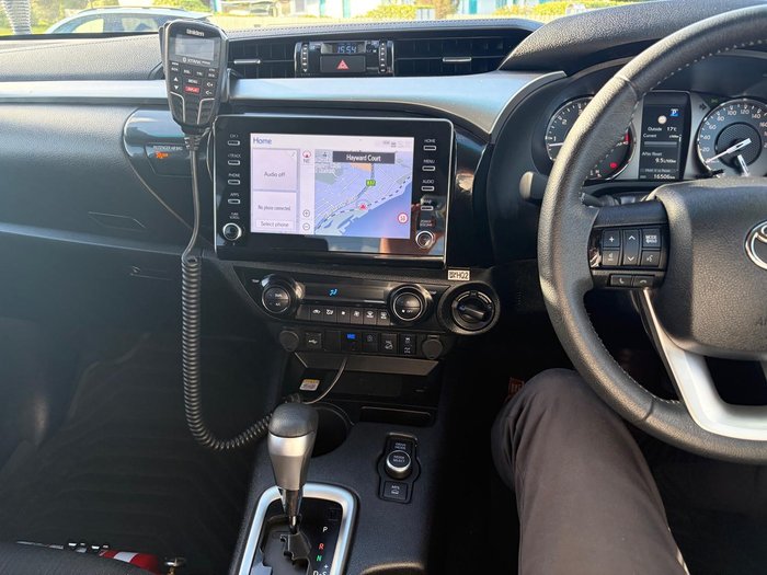 2025 Toyota Hilux SR5 48V