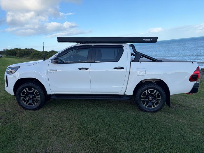 2025 Toyota Hilux SR5 48V