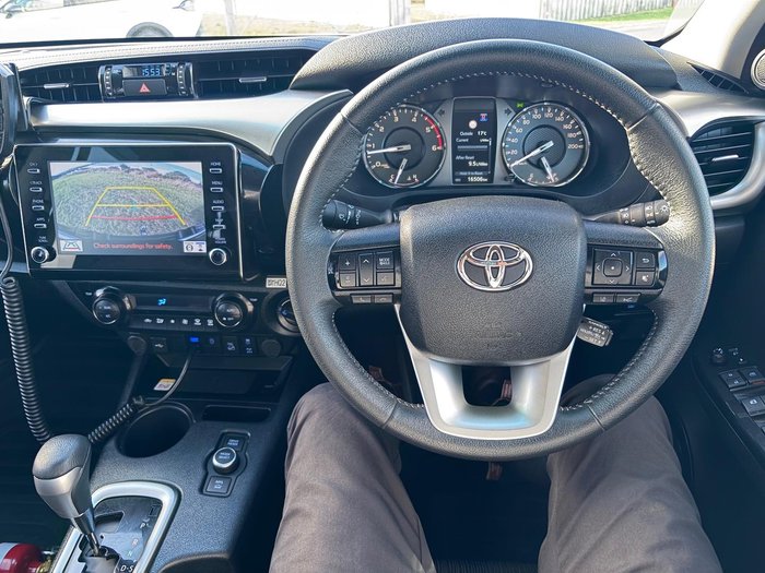 2025 Toyota Hilux SR5 48V