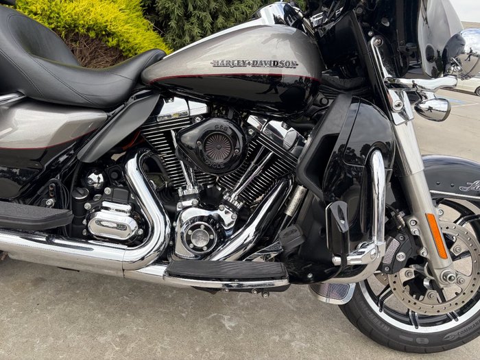 2016 HARLEY-DAVIDSON FLHTK ULTRA LIMITED Black