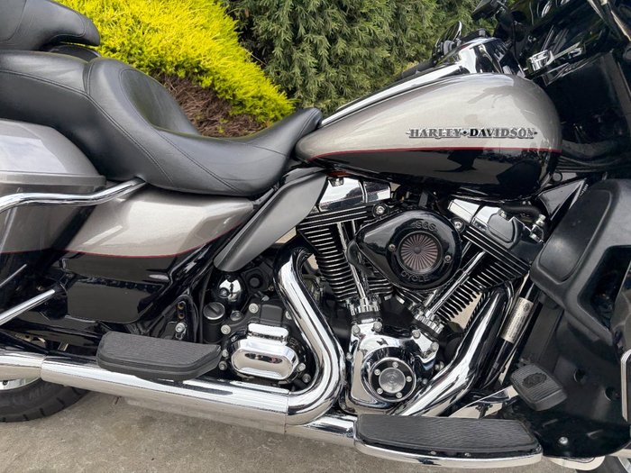 2016 HARLEY-DAVIDSON FLHTK ULTRA LIMITED Black