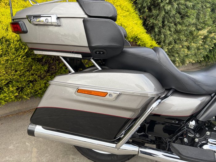 2016 HARLEY-DAVIDSON FLHTK ULTRA LIMITED Black
