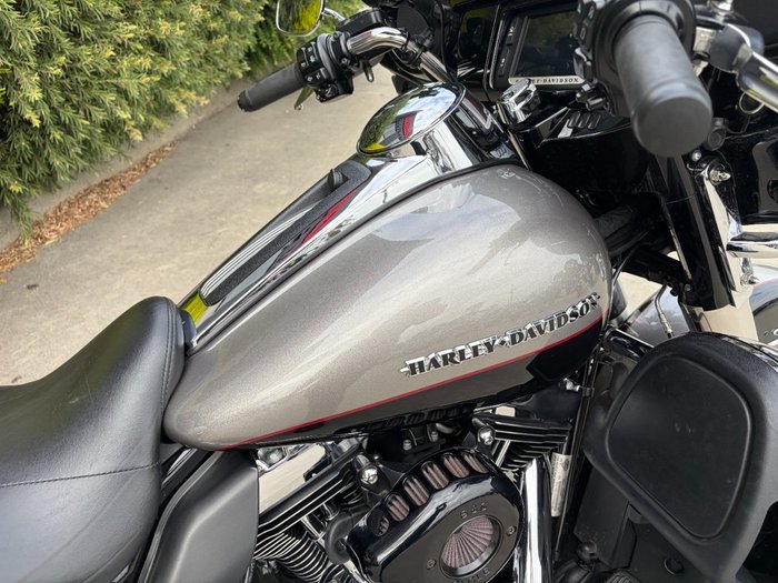 2016 HARLEY-DAVIDSON FLHTK ULTRA LIMITED Black