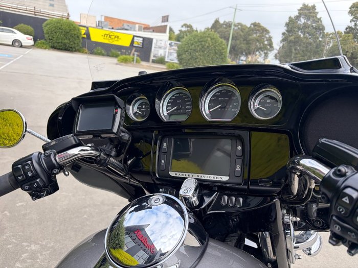 2016 HARLEY-DAVIDSON FLHTK ULTRA LIMITED Black