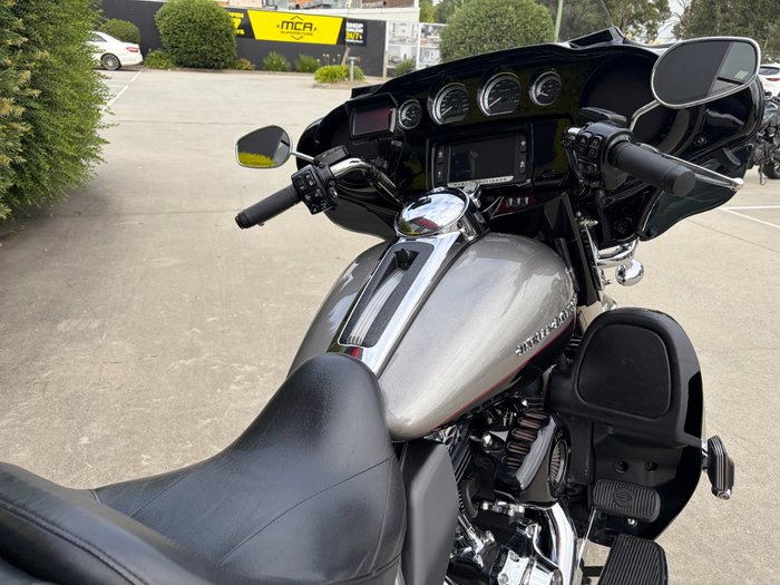 2016 HARLEY-DAVIDSON FLHTK ULTRA LIMITED Black