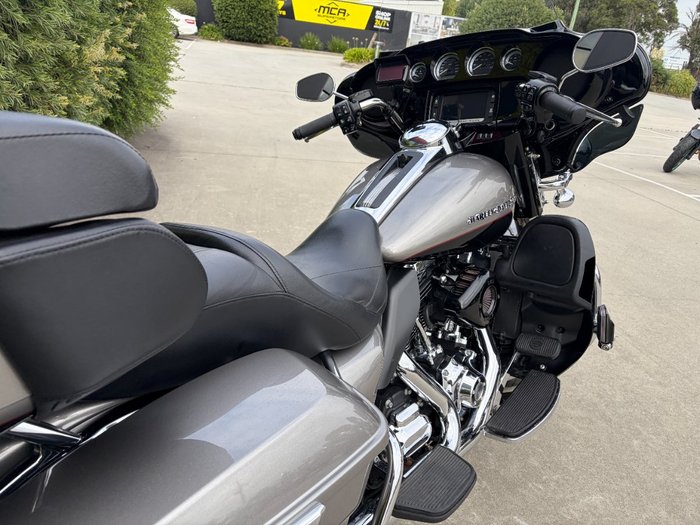 2016 HARLEY-DAVIDSON FLHTK ULTRA LIMITED Black