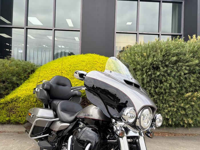 2016 HARLEY-DAVIDSON FLHTK ULTRA LIMITED Black