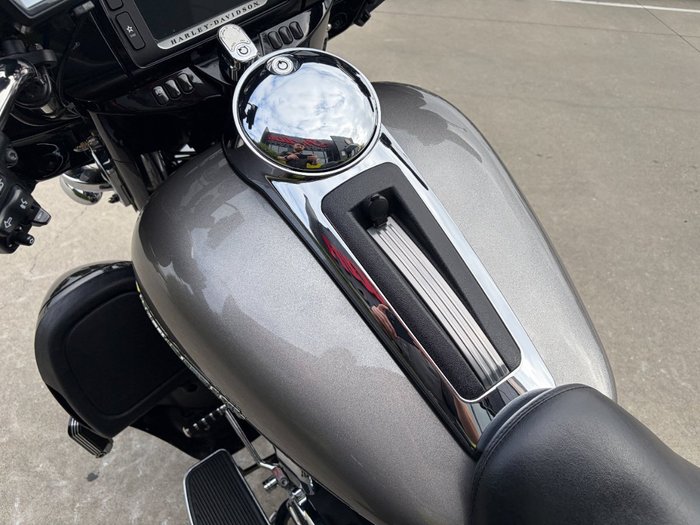 2016 HARLEY-DAVIDSON FLHTK ULTRA LIMITED Black