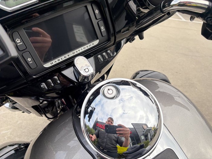 2016 HARLEY-DAVIDSON FLHTK ULTRA LIMITED Black