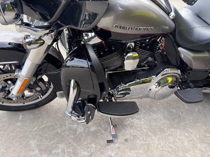 2016 HARLEY-DAVIDSON FLHTK ULTRA LIMITED Black
