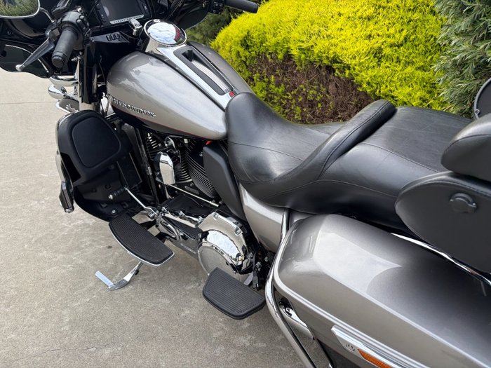 2016 HARLEY-DAVIDSON FLHTK ULTRA LIMITED Black