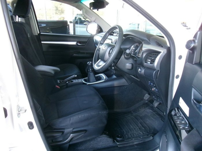 2021 Toyota Hilux SR5