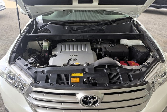 2013 Toyota Kluger