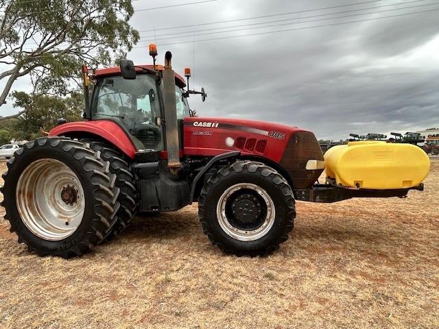 2007 Case Magnum 305 Powershift Red