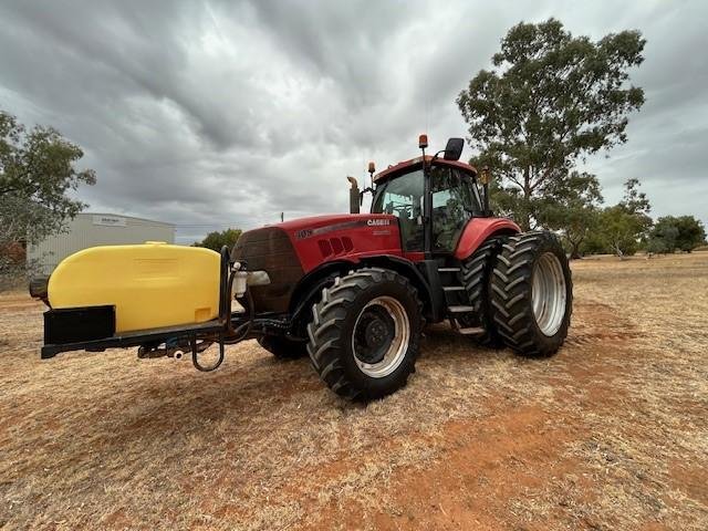 2007 Case Magnum 305 Powershift Red