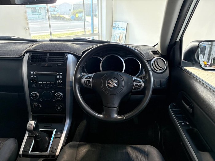 2014 Suzuki Grand Vitara JB 4X4 Dual Range White Pearl