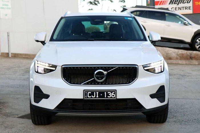 2022 Volvo XC40 Ultimate B4 Bright