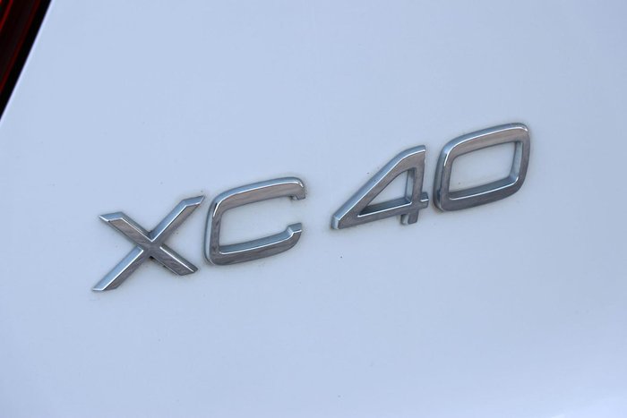 2022 Volvo XC40 Ultimate B4 Bright