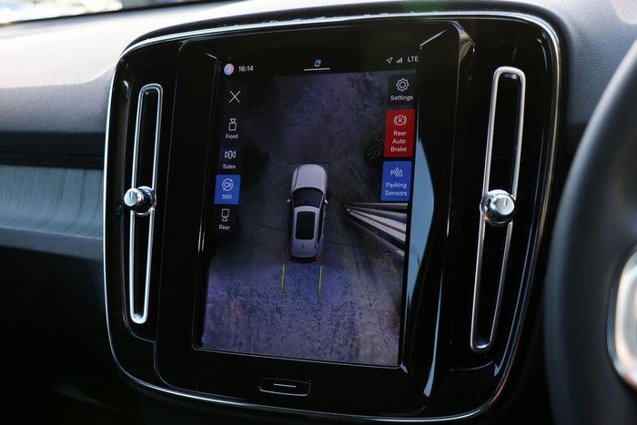 2022 Volvo XC40 Ultimate B4 Bright