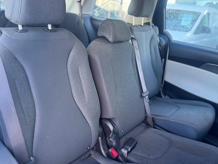 2023 Kia Carnival S