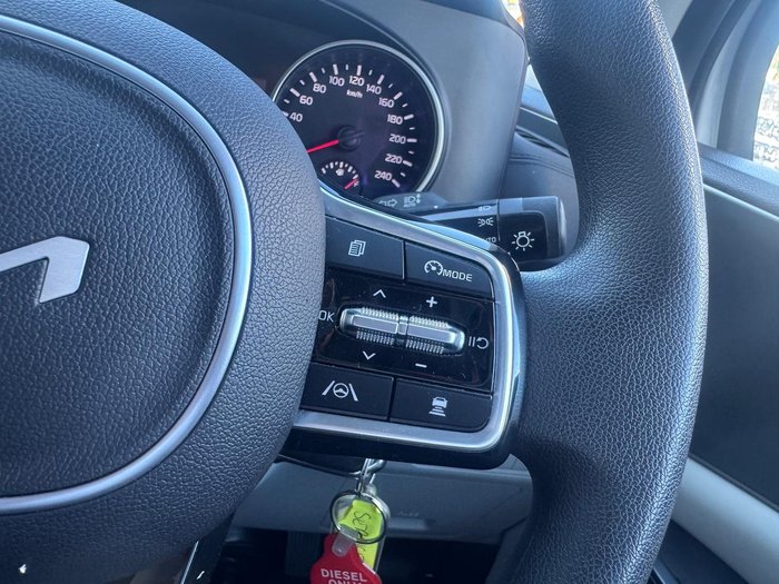 2023 Kia Carnival S