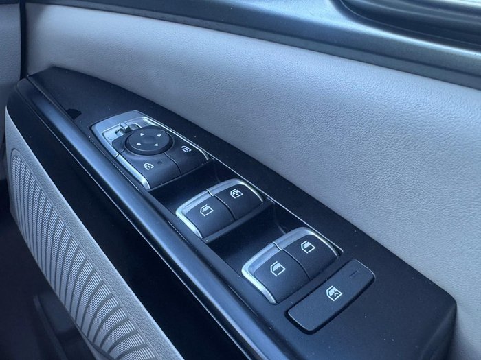 2023 Kia Carnival S