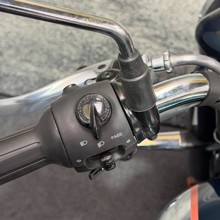 2025 Royal Enfield CLASSIC 350 CHROME Green