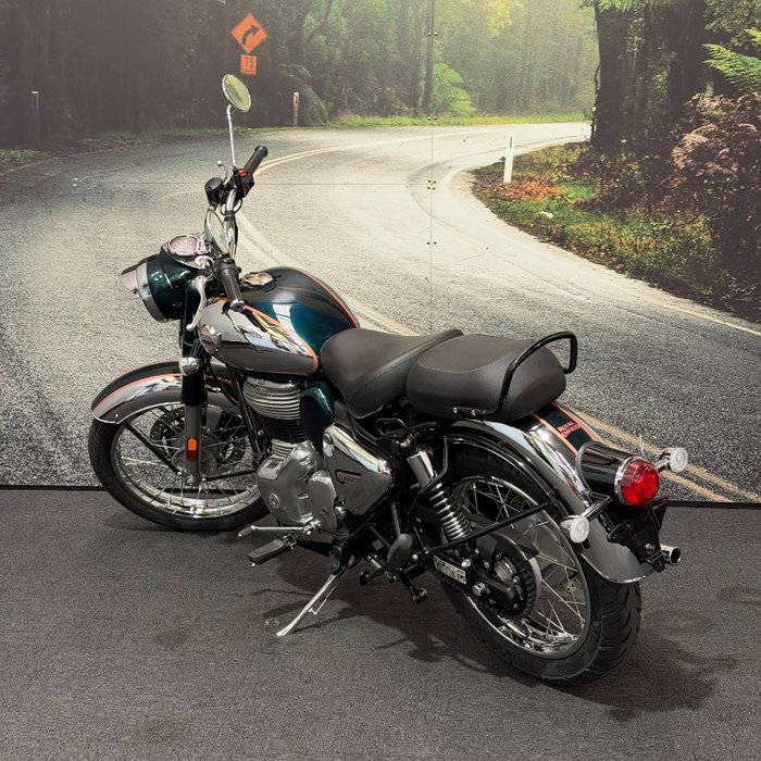 2025 Royal Enfield CLASSIC 350 CHROME Green