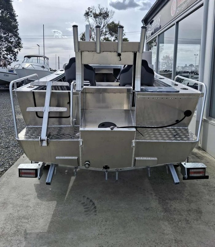2026 Aquamaster 4.55 Side Console